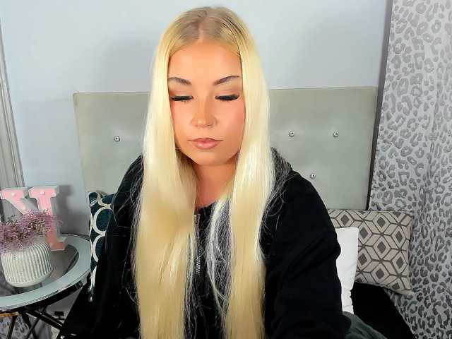 KristyAngel live cam on BongaCams