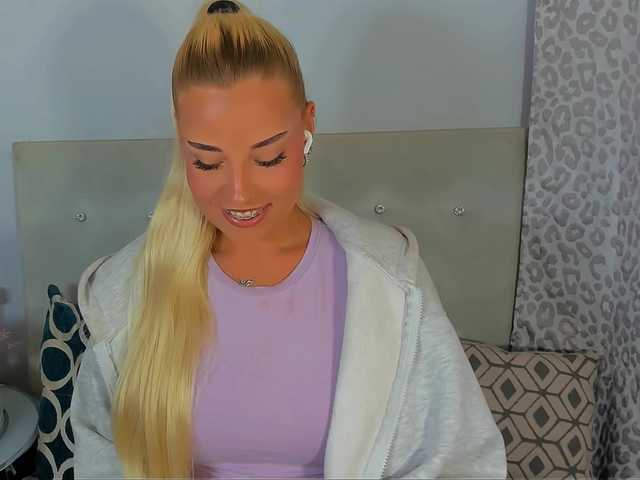 KristyAngel live cam on BongaCams