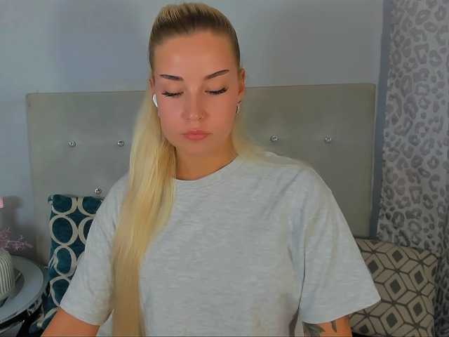 KristyAngel live cam on BongaCams
