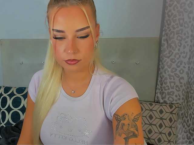KristyAngel live cam on BongaCams
