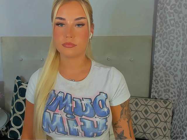 KristyAngel live cam on BongaCams