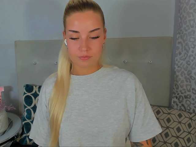 KristyAngel live cam on BongaCams