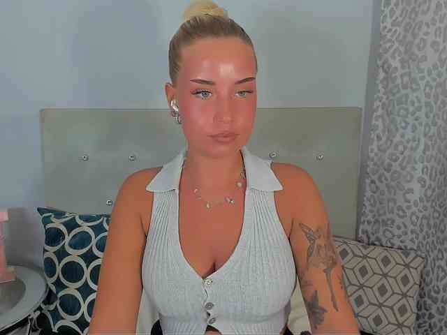 KristyAngel webcam