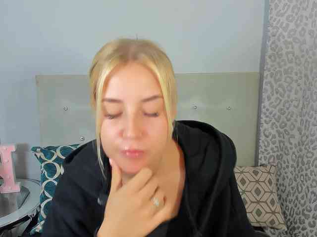 KristyAngel webcam