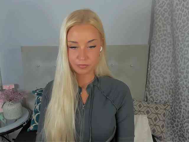 Model: KristyAngel