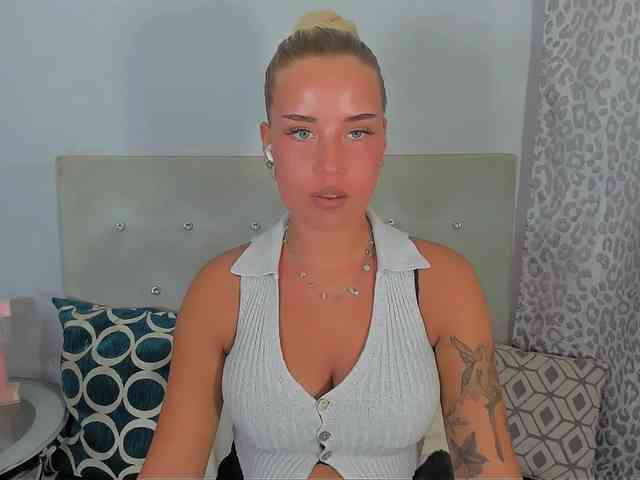 KristyAngel webcam