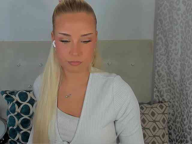 Model: KristyAngel