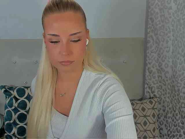 Model: KristyAngel