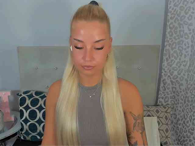 KristyAngel webcam