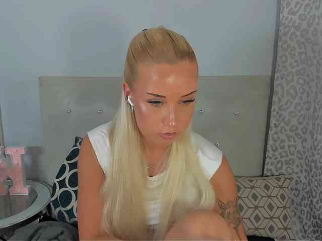 KristyAngel webcam
