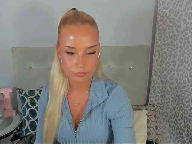 KristyAngel webcam