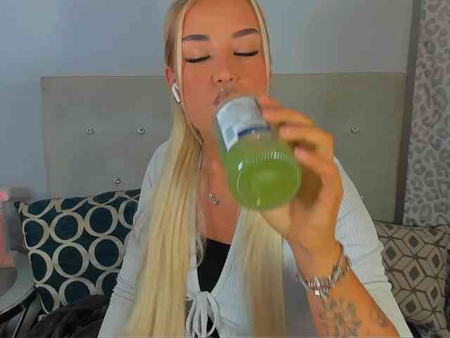 KristyAngel webcam