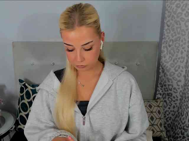 KristyAngel webcam