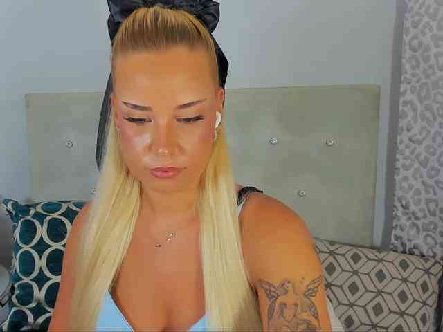 KristyAngel webcam
