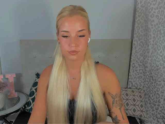 KristyAngel webcam