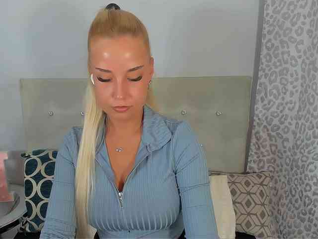 KristyAngel webcam