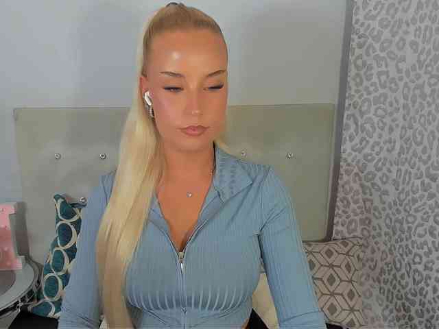 Model: KristyAngel