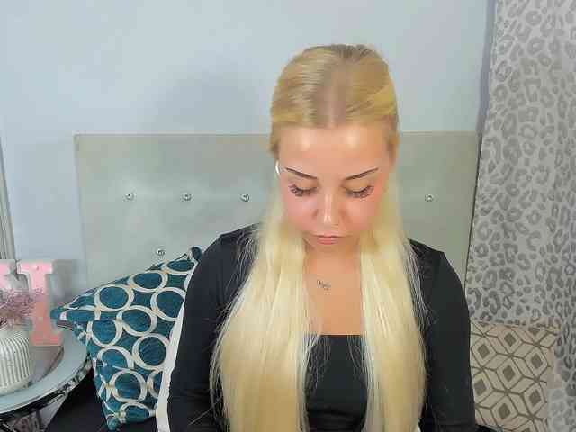 Model: KristyAngel