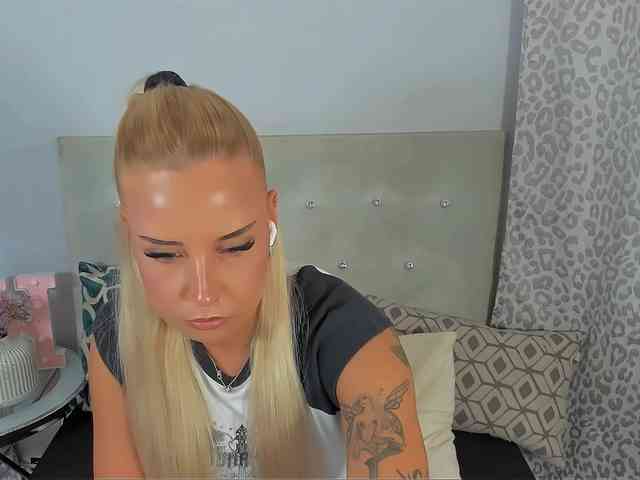 KristyAngel webcam