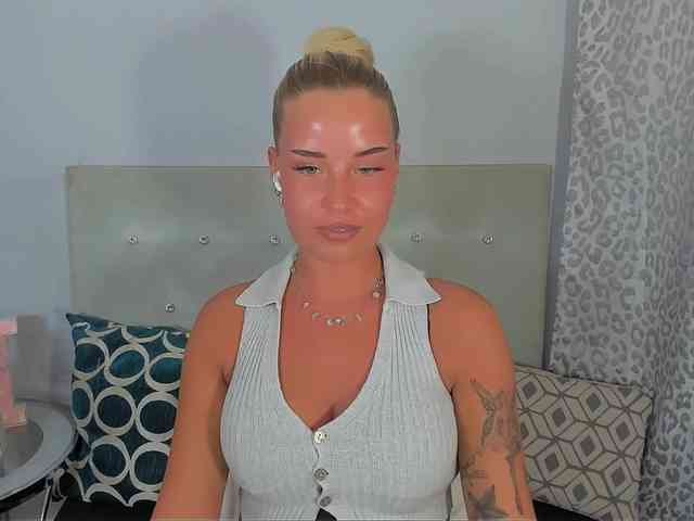 KristyAngel webcam