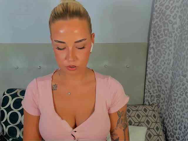 KristyAngel webcam