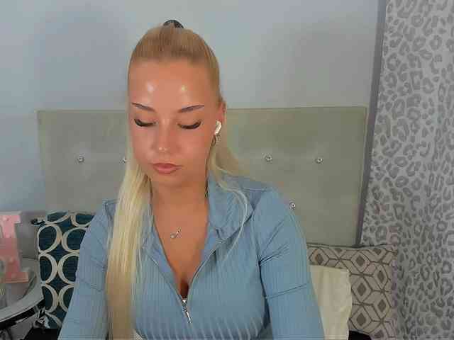 Model: KristyAngel