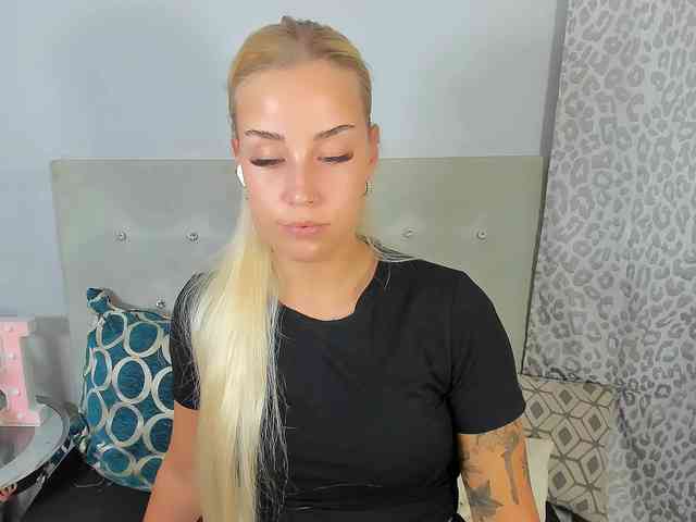 KristyAngel webcam