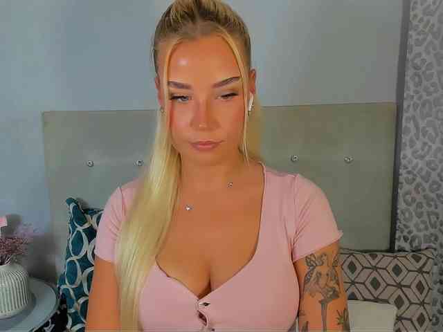 KristyAngel webcam