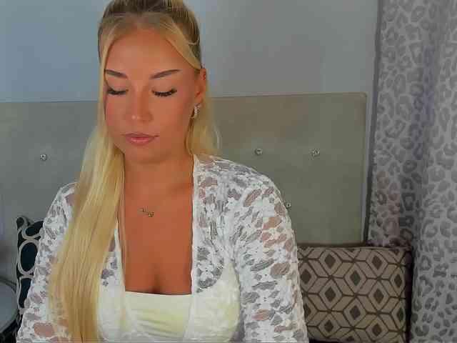 Model: KristyAngel
