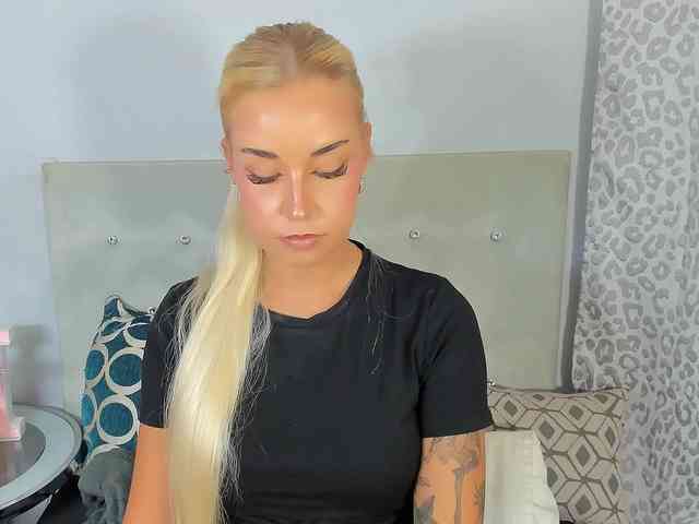 KristyAngel webcam