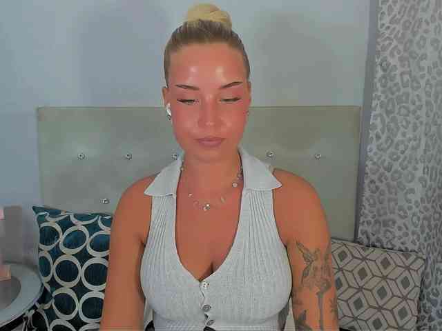 KristyAngel webcam