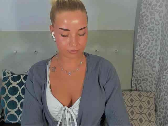 KristyAngel webcam
