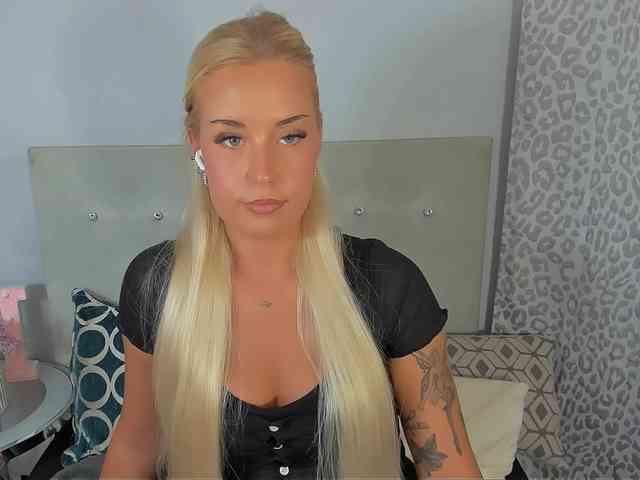 KristyAngel webcam