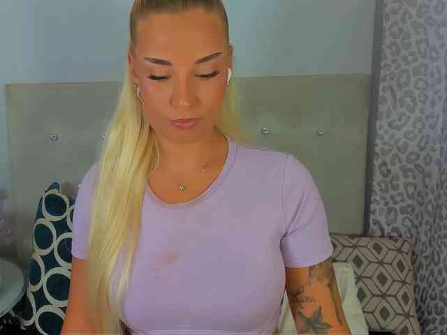 KristyAngel webcam