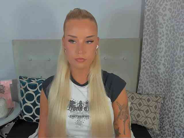 KristyAngel webcam