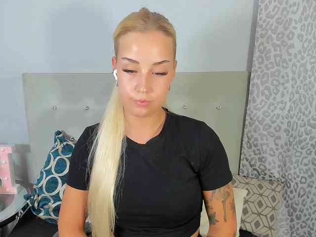 KristyAngel webcam