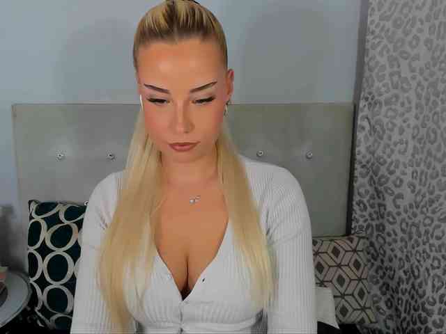 KristyAngel webcam