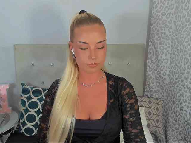 Model: KristyAngel