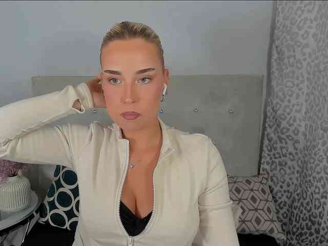 KristyAngel webcam