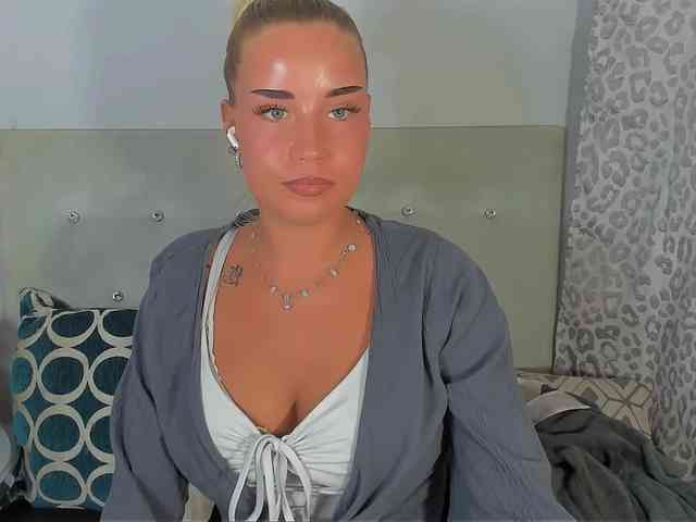 KristyAngel webcam