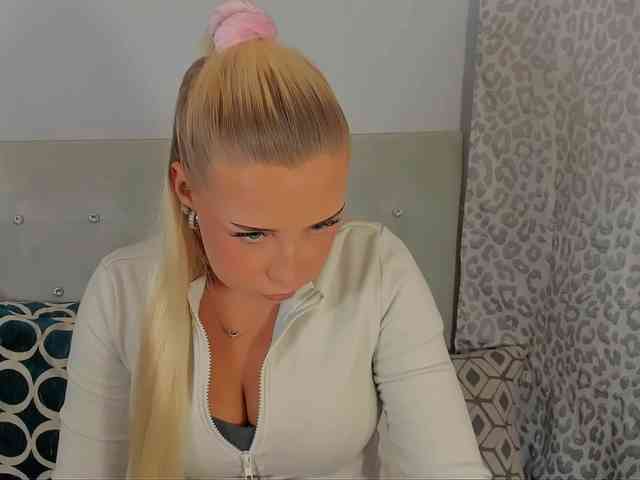 KristyAngel webcam