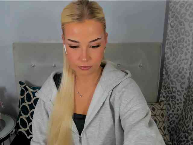 KristyAngel webcam