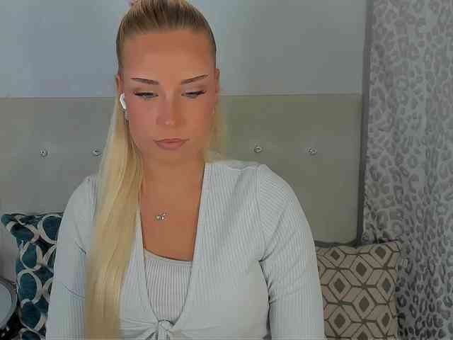 Model: KristyAngel