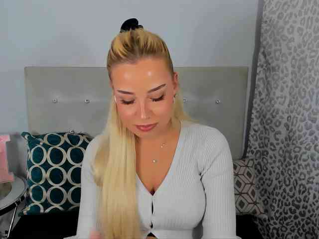 KristyAngel webcam