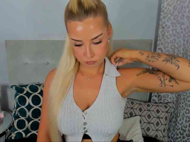 KristyAngel webcam