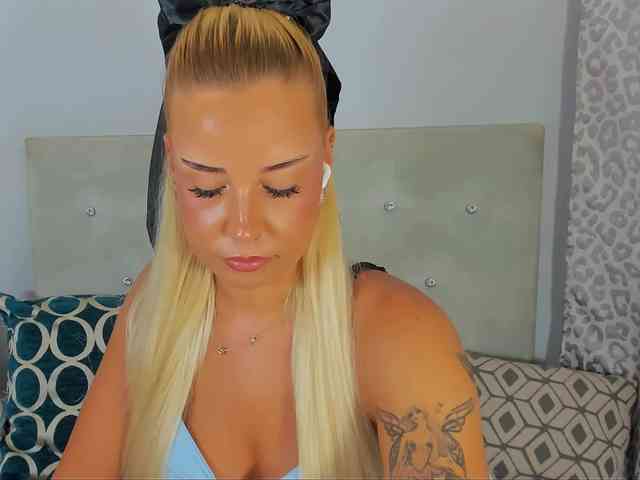 KristyAngel webcam