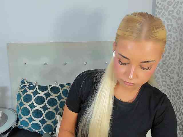 KristyAngel webcam