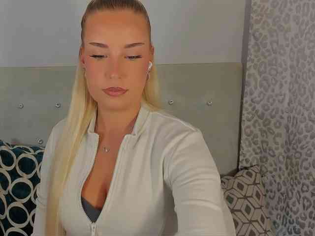 Model: KristyAngel