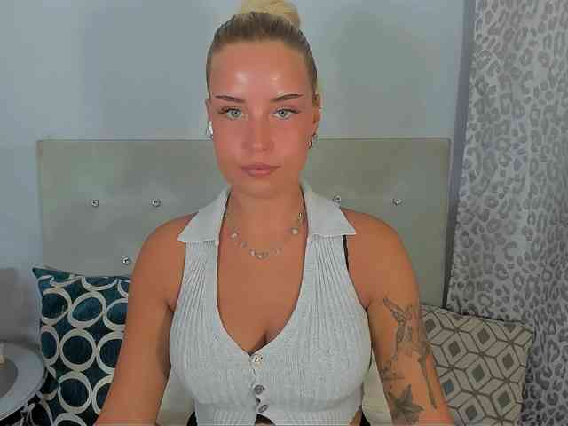 KristyAngel webcam