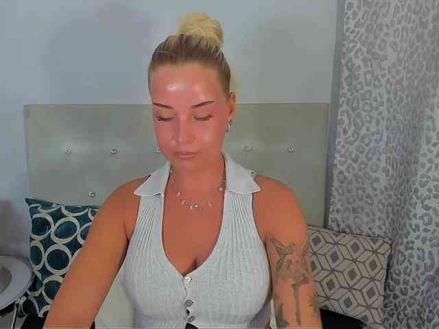 KristyAngel webcam